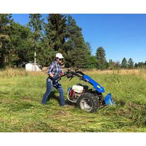 Sickle Bar Mowers cut off vegetation once at the base. Great in combination with the Hay Rake for forage harvesting.