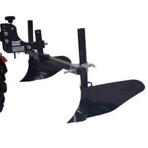 Multiple Ridgers can be mounted by using the 1-meter Straight Bar and the Tool Carrier Kit.